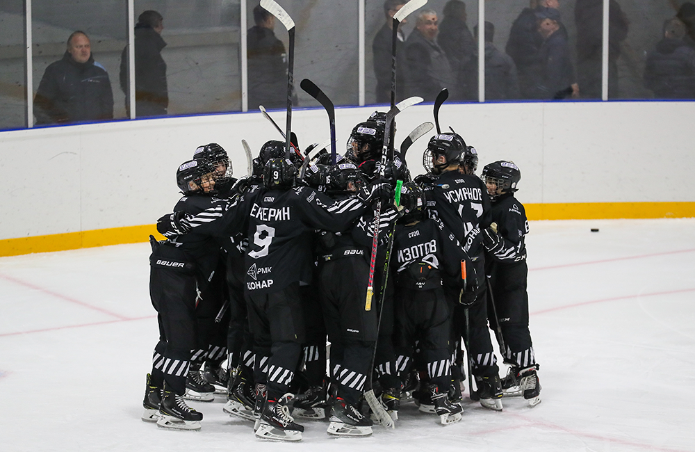 «Трактор-2011» стал победителем Турнира, посвященного Дню физкультурника